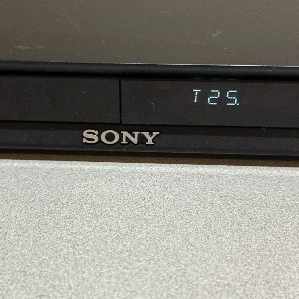 Sony DVP-NS57P CD/DVD Player - No‎ Remote Turns On Not Tested